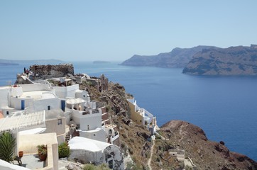 Fototapeta na wymiar Oia Santorini, view of the Mediterranean sea 