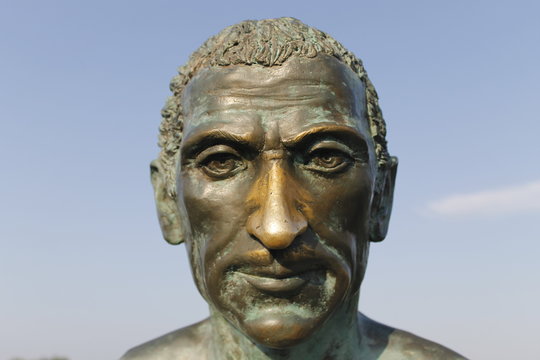  bronze statue of Julius Caesar