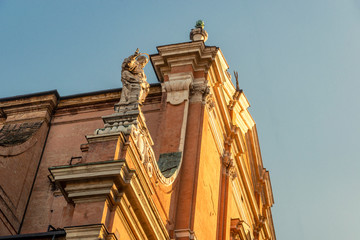 Fototapeta na wymiar the facade of church in Bologna
