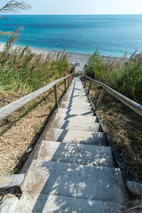 scala che porta al mare