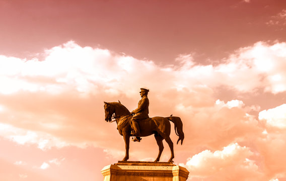  Statue of Ataturk, the founder of modern Turkey, capital city, Ankara , Ulus square