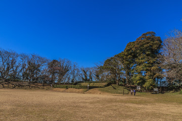冬の佐倉城跡の本丸跡と天守跡