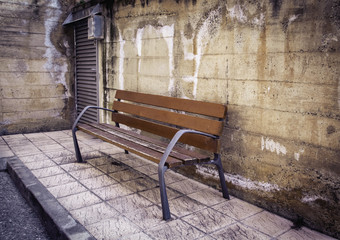 Fototapeta na wymiar Old wooden bench