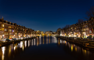 Fototapeta na wymiar Amsterdam bei Nacht
