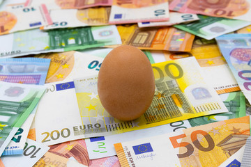 Ei auf Geld
