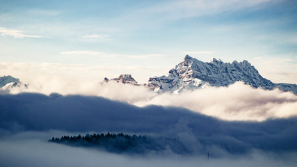 Fototapeta na wymiar Sunrise over the Swiss alps 