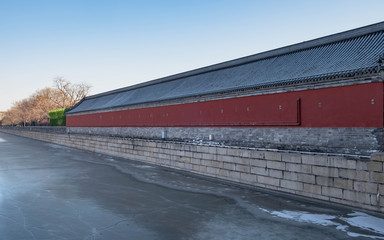 Fototapeta premium The river outside the wall became to the ice.