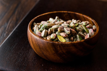 Raw Peeled Pistachio with no / without Shell.