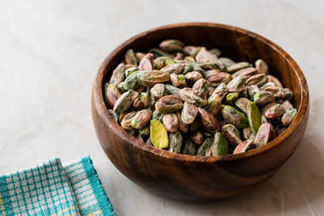 Raw Peeled Pistachio with no / without Shell.