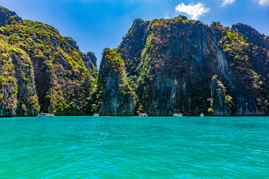 Take a boat to see the beauty of Phi Phi Leh at Pileh Bay and Loh Samah Bay.