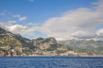 Fototapeta na wymiar Panorama of the town of Amalfi seen from the sea