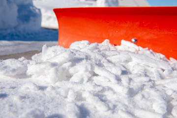 snow shovel driveway