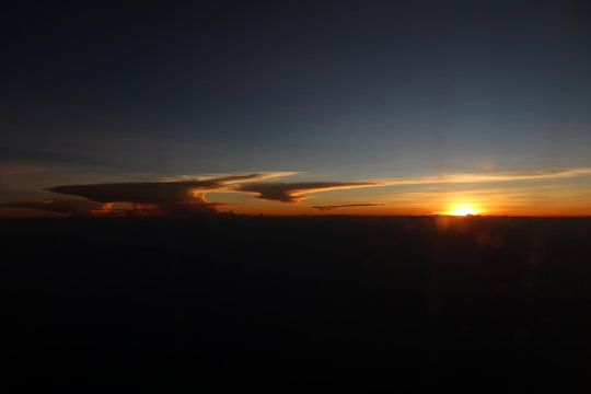 Horizon image that consists of the sun and clouds.