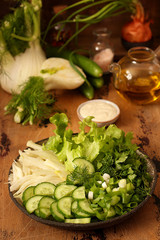 Salad with fennel, cucumber and herbs
