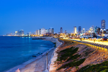 Tel Aviv Skyline Israel blaue Stunde Nacht nachts Stadt Meer Hochhäuser