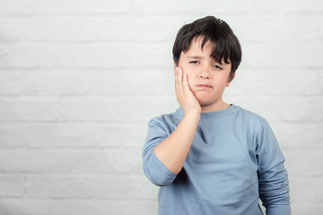 child with toothache