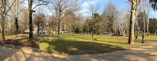 PARCO IN CITTA' A NOVARA IN ITALIA, PARK IN THE CITY OF NOVARA IN ITALY 
