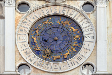 Fototapeta na wymiar Astroniomical clock in Venice
