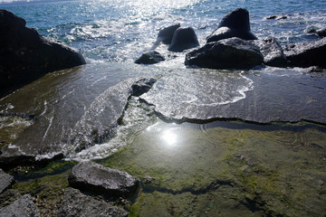 Black Sea waves versus rocks