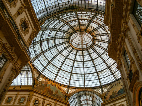 Italy, Milan, Galleria Vittorio Emanuele II, glass dome