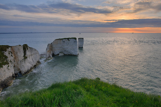 Great Britain, England, Dorset, Jurassic Coast, Isle of Purbeck, Old Harry Rocks, rocks at sunrise