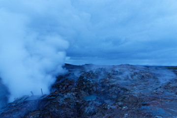 Fototapeta na wymiar im Geothermalgebiet Gunnuhver, Island