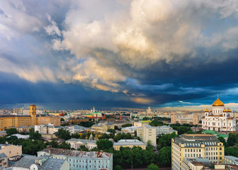 Fototapeta premium Dramatic clouds before rain at Christ Savior Orthodox Church Moscow