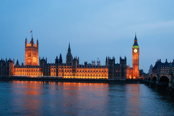 Fototapeta na wymiar Big Ben of Westminster Palace and Thames River London evening