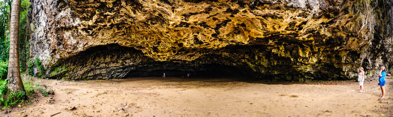 Cave on beach kawai looking in 2