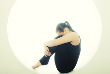 Fototapeta premium woman posing in a circle