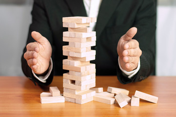 Jenga business game, business fulfillment Building a business base Failed business base Stable and unstable business base.