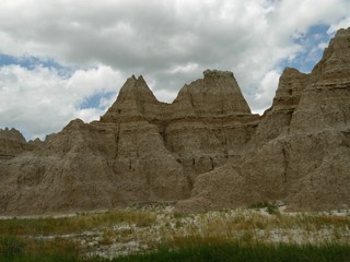 Fototapeta na wymiar Scenic land and rock formations continue to attract a stream of visitors everyday at the Badlands National Park in South Dakota.