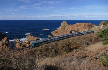 《五能線が走る風景》青森県深浦町