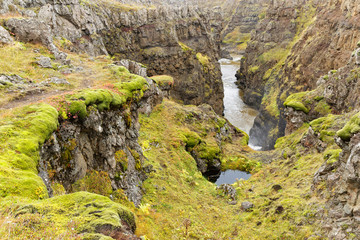 Schlucht nach dem Wasserfall Kolufossar, Island