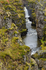Schlucht nach dem Wasserfall Kolufossar, Island