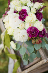 Obraz na płótnie Canvas wedding bouquet with white and pink flowers