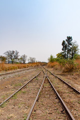 Fototapeta premium merging train tracks 