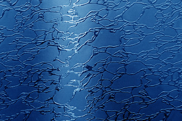 Glass with pattern in navy blue tone.