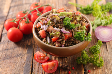 lentils salad with tomato and onion