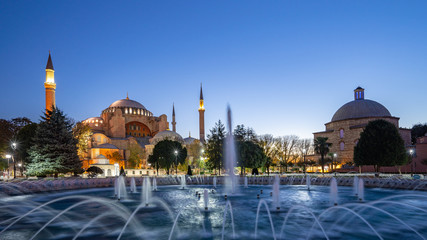 Obraz premium Panorama view of Hagia Sofia at night in Istanbul city, Turkey