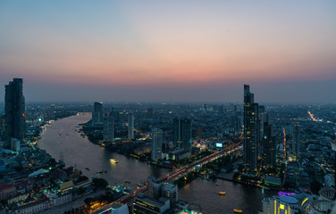Fototapeta na wymiar Bangkok skyline at night
