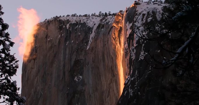 Yosemite National Park Firefall. Fire Fall in Yosemite 2019, 4k time-lapse. sunset