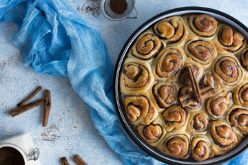 Cinnamon rolls and cinnamon sticks