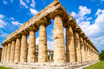 Fototapeta premium Temple of Hera the famous Paestum