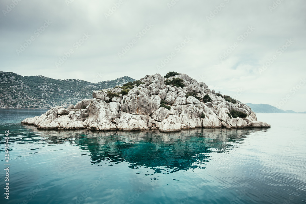 Wall mural sea and rocks