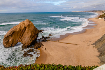 Vista do Penedo do Guincho na Praia de Santa Cruz em Torres Vedras Portugal