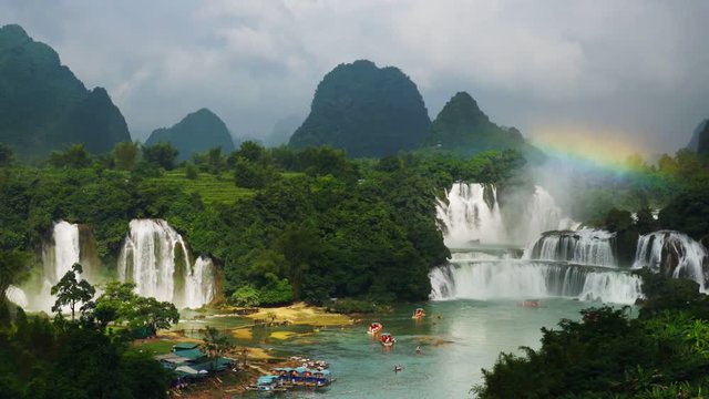 Bangioc waterfall in Vietnam and Detian waterfall in China, located near border, people can see this waterfall both of country. , Panning Right, Panning.