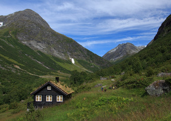Fototapeta na wymiar House in the mountains