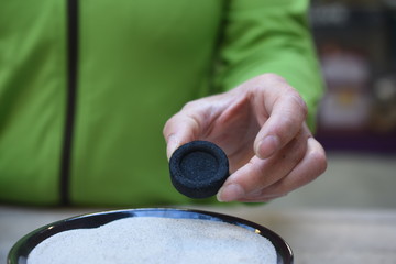 Räucherkohle Räuchern Wacholder Kräuter gesund Glauben Kohle Zweig Rauch 