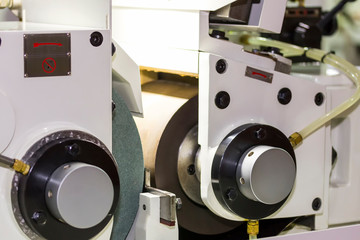 high precision automatic centerless grinding machine for industrial at workshop